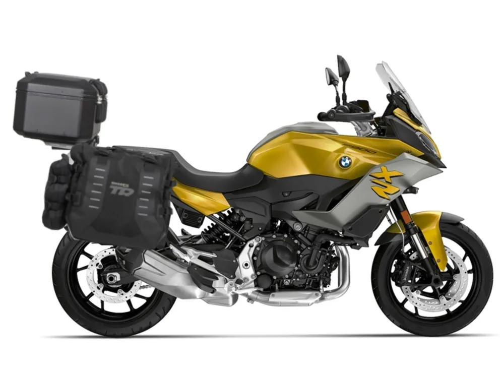 Odeslání Ihned Kompletní sada bočních adventure brašen SHAD TERRA TR40 a černého hliníkového 48L topcase, včetně montážní sady SHAD BMW F 900 XR